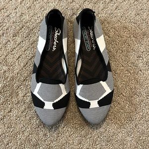 NWT Sketchers Flats